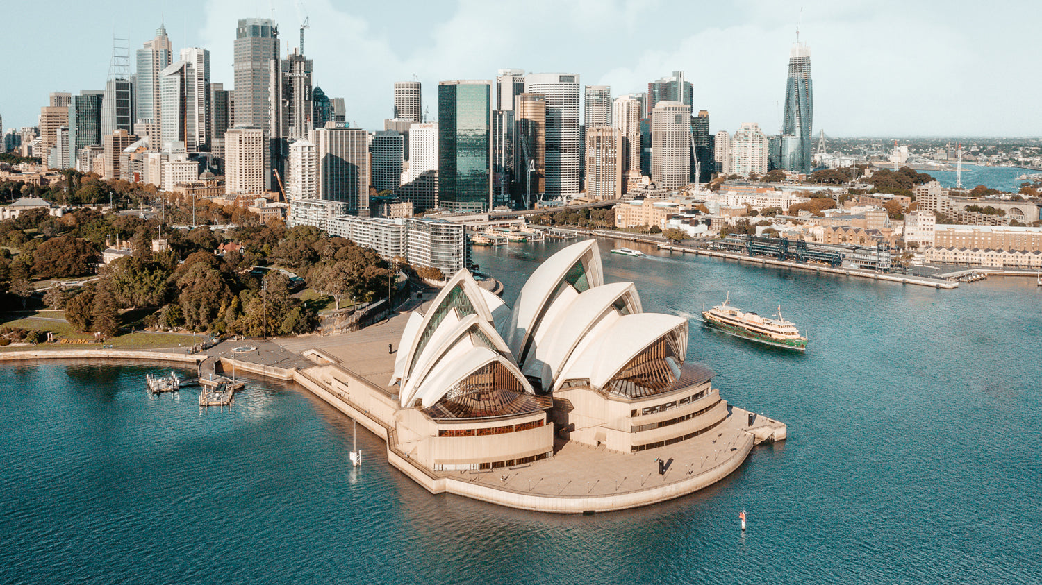 The cheapest way to get from Sydney airport to the city centre