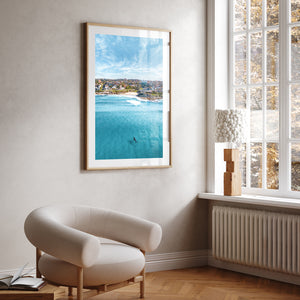 Curious swimming visitor at Tamarama Beach - framed coastal photography in oak frame