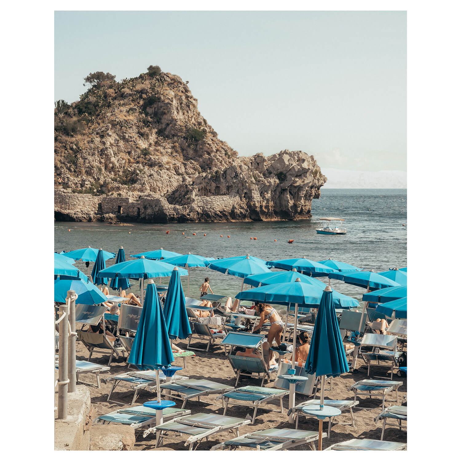 Club Soleil Art Print